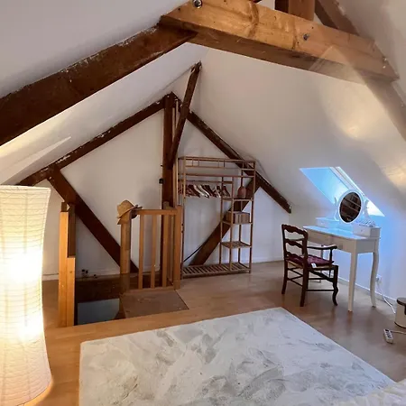 Holiday home Pavillon Paisible Avec Grand Jardin Pres Des Bois *