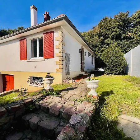 Holiday home Pavillon Paisible Avec Grand Jardin Pres Des Bois *